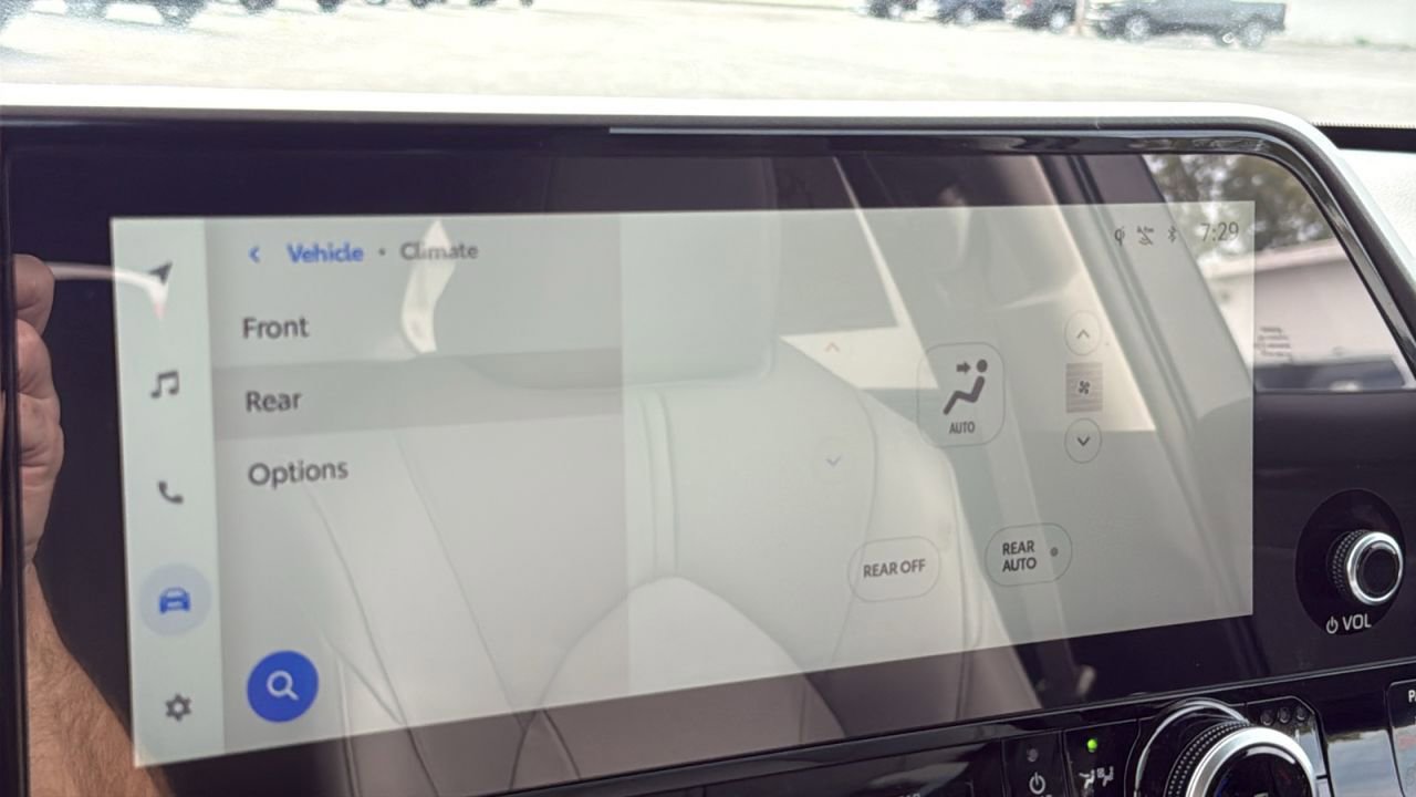 New 2026 Toyota Highlander Limited image 18