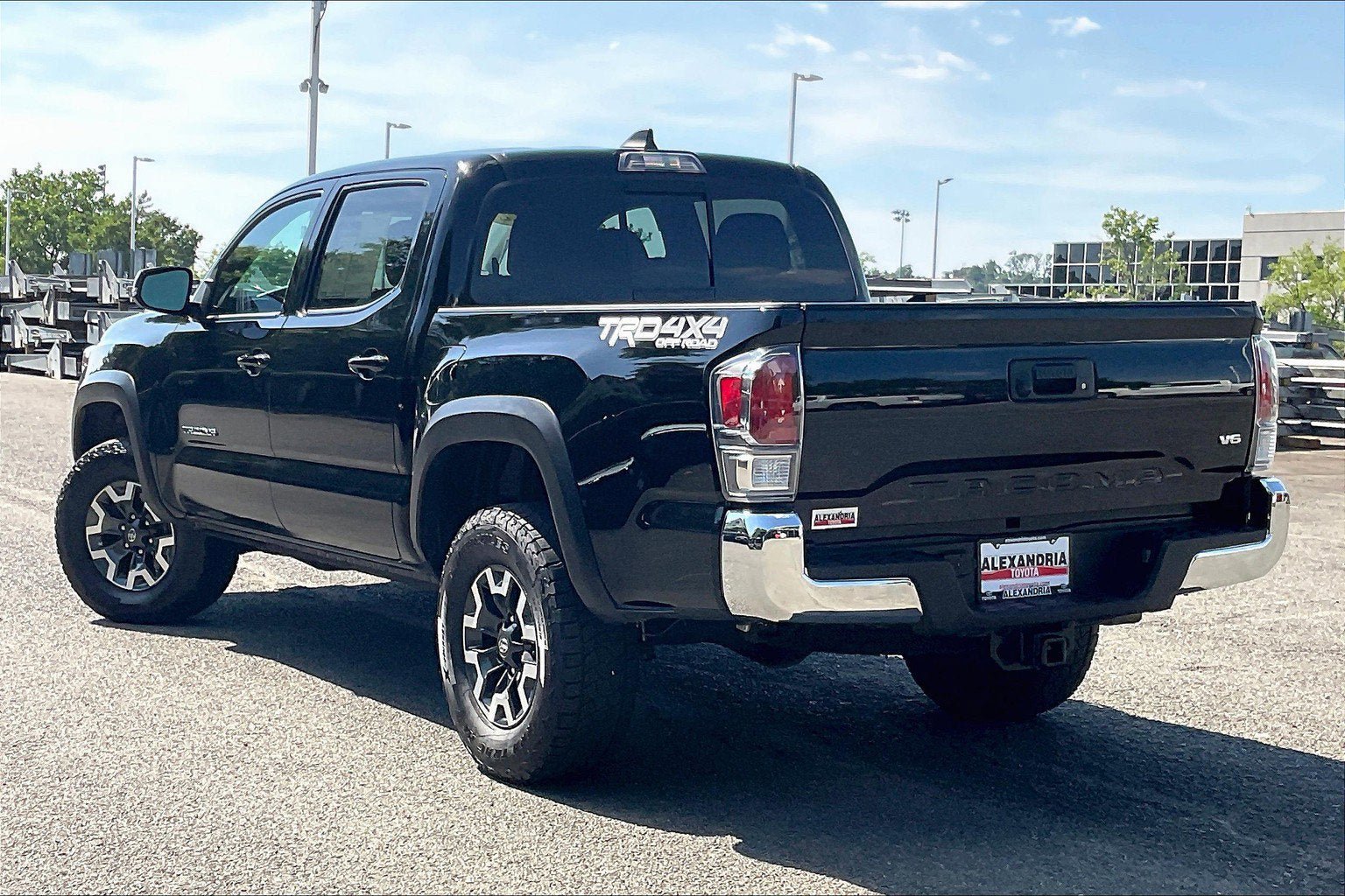 Used 2022 Toyota Tacoma TRD Off-Road AWD/4WD image 11