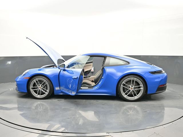 Used 2025 Porsche 911 Carrera RWD image 25