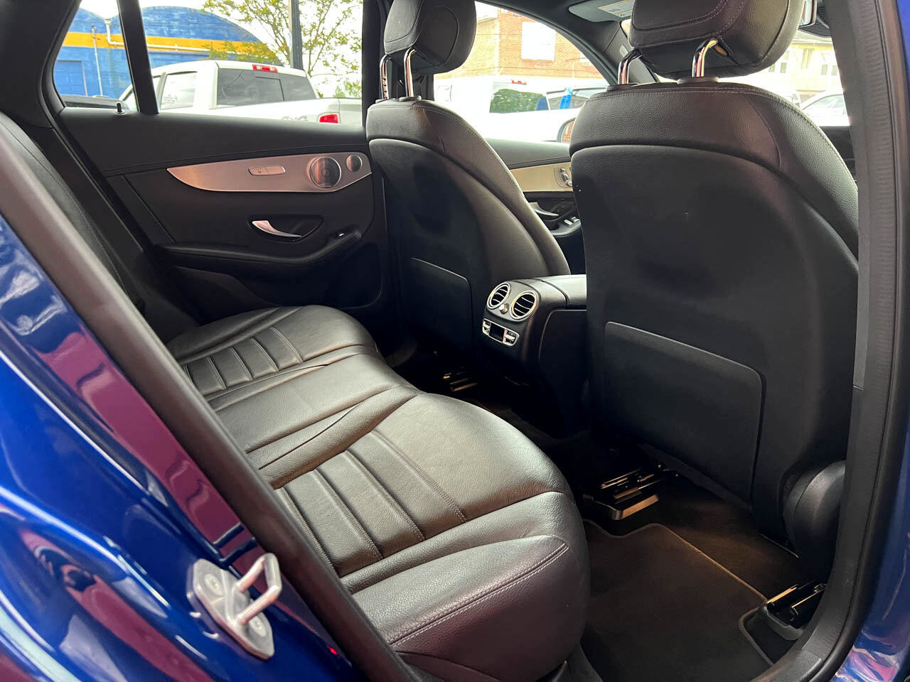 Used 2020 Mercedes-Benz GLC 300 4MATIC w/ Driver Assistance Package image 19