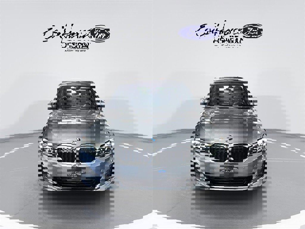 Used 2023 BMW 330i Sedan image 2