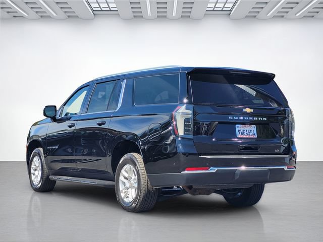 Used 2026 Chevrolet Suburban LT w/ Comfort Package AWD/4WD image 6