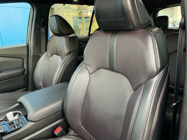 Used 2025 Honda Pilot Black Edition image 10