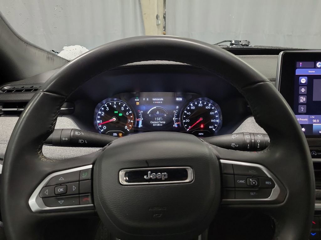Used 2024 Jeep Compass Latitude image 14
