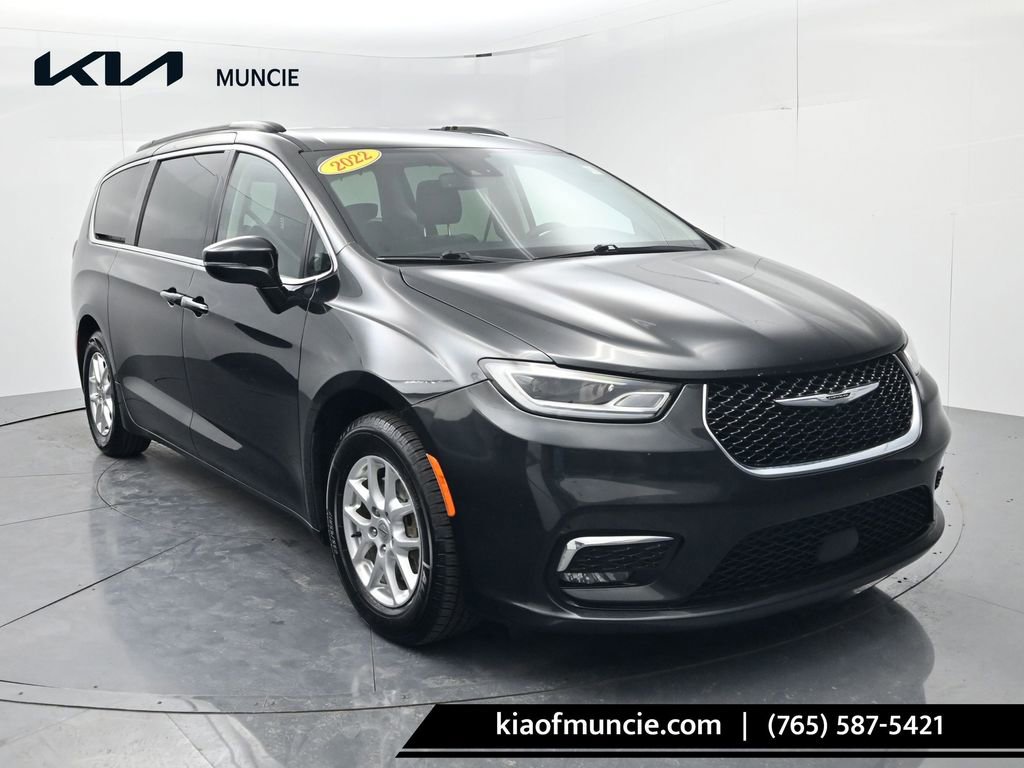 Used 2022 Chrysler Pacifica Touring-L image 1