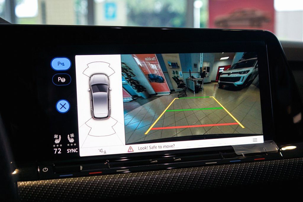 New 2024 Volkswagen Golf R image 21