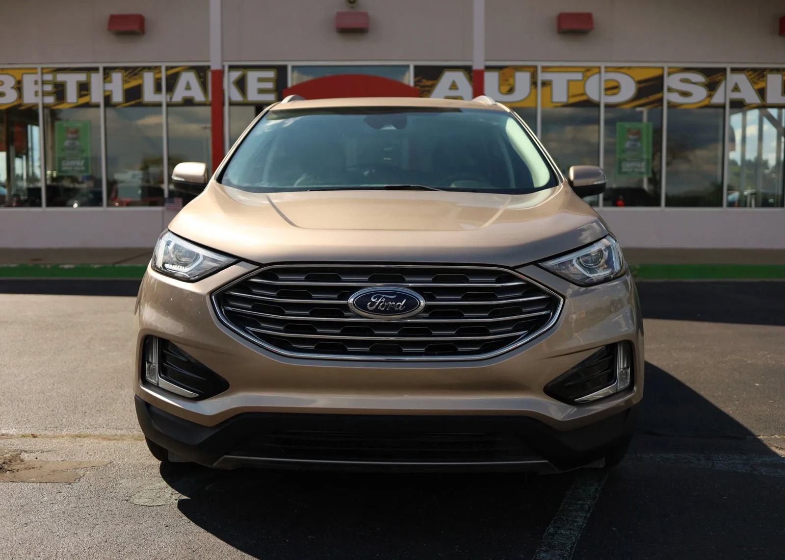 Used 2020 Ford Edge SEL w/ Cold Weather Package AWD/4WD image 2