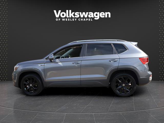Certified 2024 Volkswagen Taos SE w/ Panoramic Sunroof Package FWD image 6