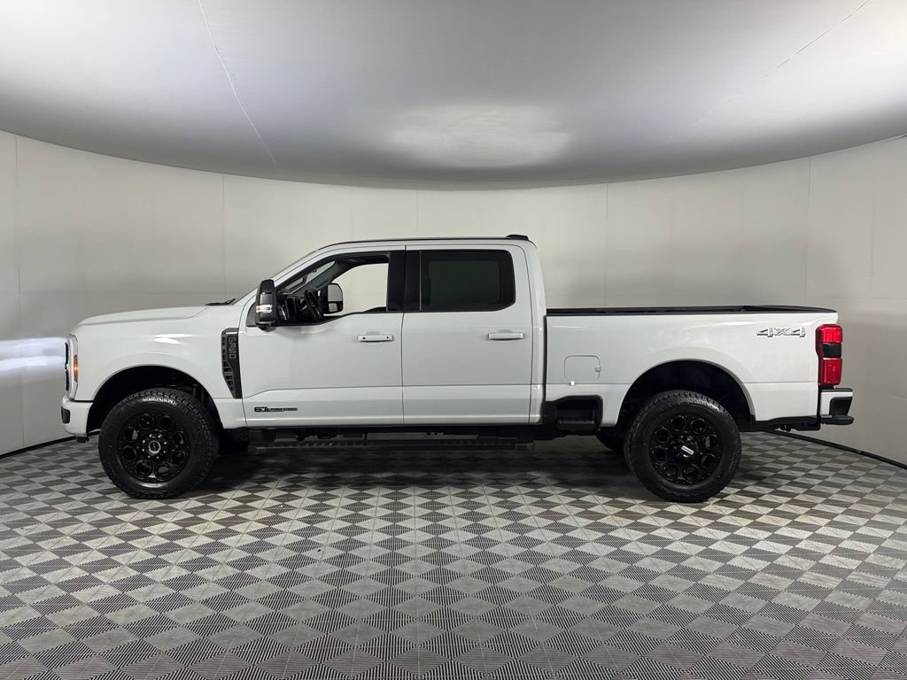 Used 2025 Ford F350 Lariat w/ Black Appearance Package AWD/4WD image 9