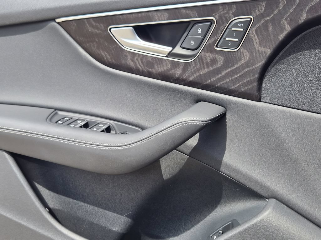 Certified 2023 Audi Q8 Premium Plus AWD/4WD image 30