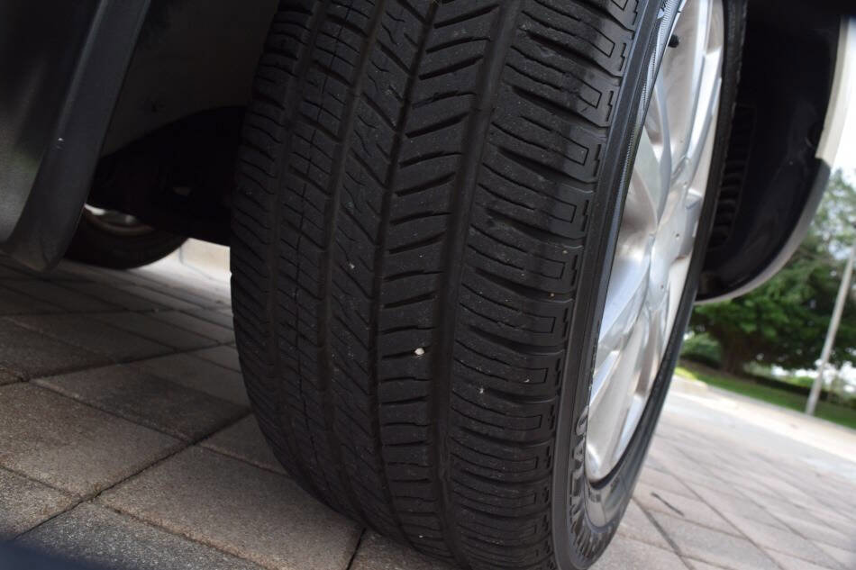 Used 2006 Volkswagen Touareg V10 TDI AWD/4WD image 88