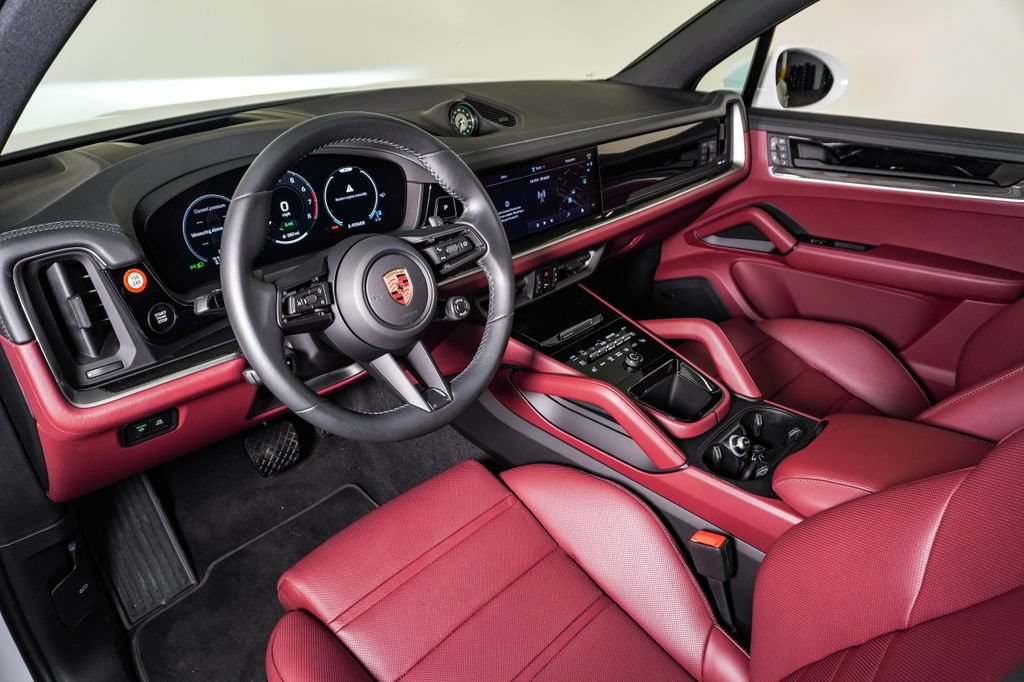 New 2026 Porsche Cayenne Coupe AWD/4WD image 4