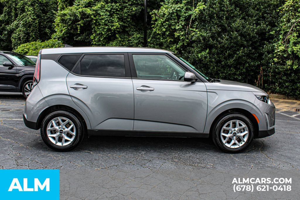 Used 2025 Kia Soul LX w/ LX Technology Package FWD image 9