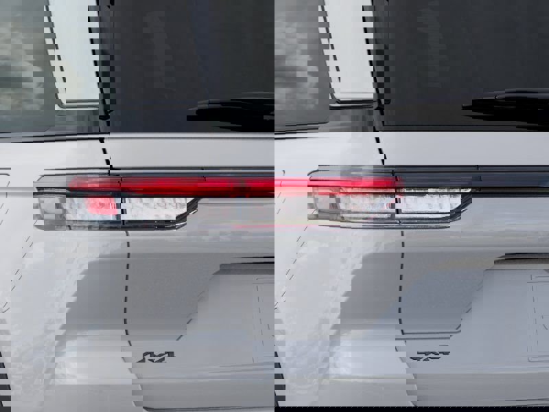 New 2026 Jeep Grand Cherokee Altitude AWD/4WD image 9