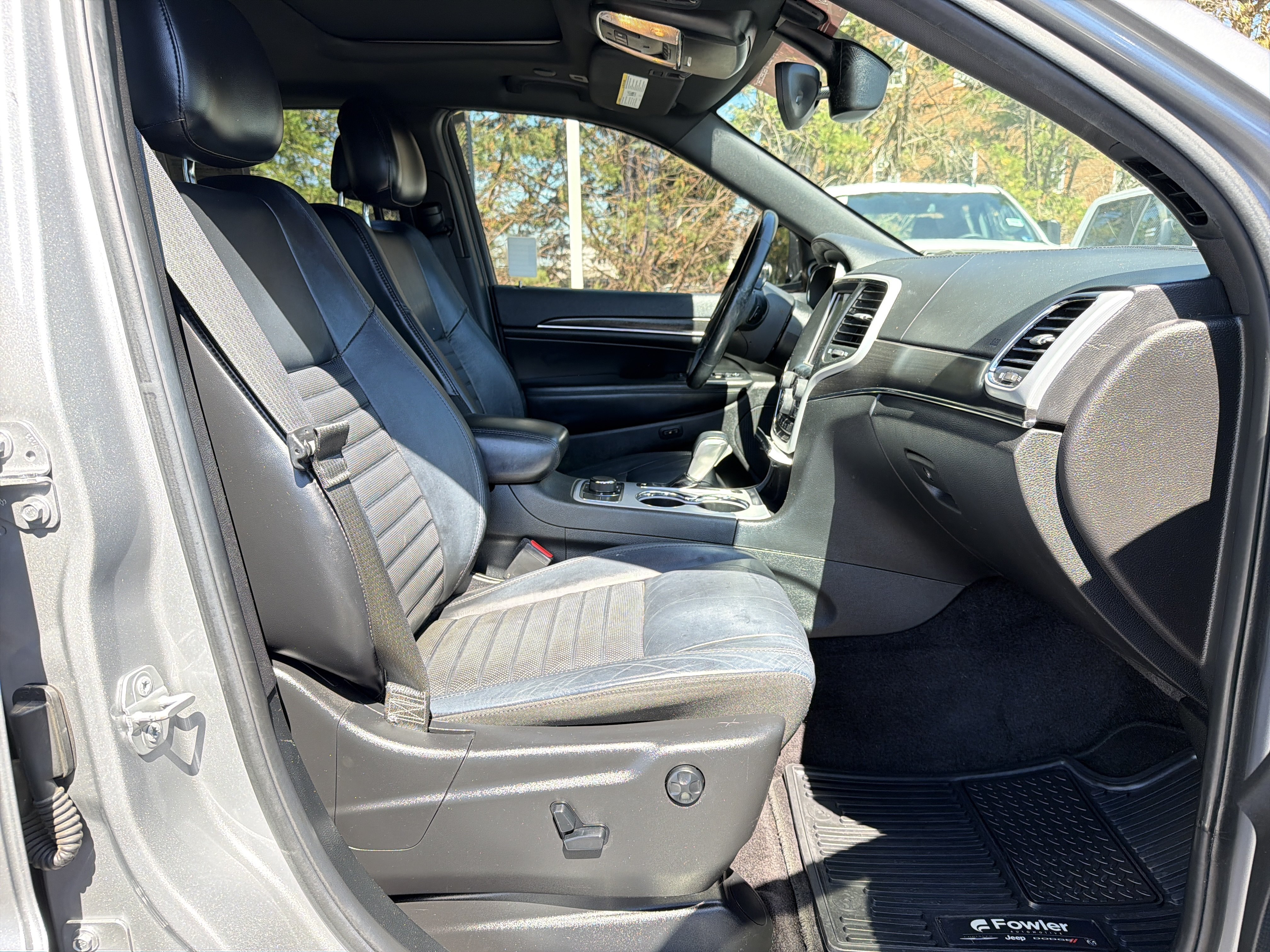 Used 2018 Jeep Grand Cherokee Limited AWD/4WD image 35