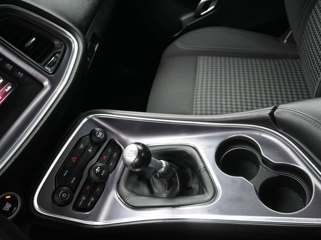 Used 2017 Dodge Challenger R/T image 28
