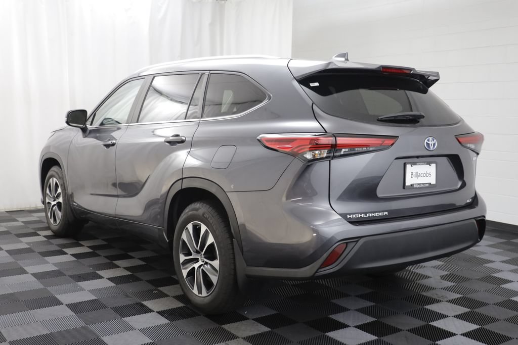 Used 2023 Toyota Highlander XLE AWD/4WD image 17
