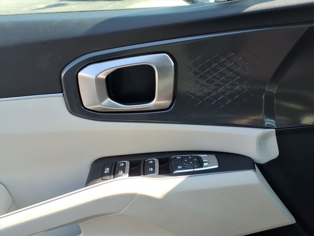 Used 2023 Kia Sorento S w/ Panoramic Sunroof Package image 25