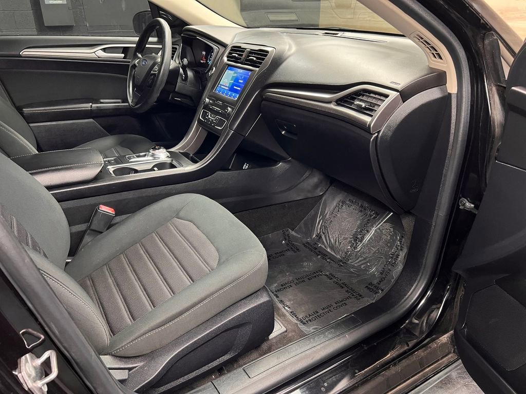 Used 2020 Ford Fusion SE image 8
