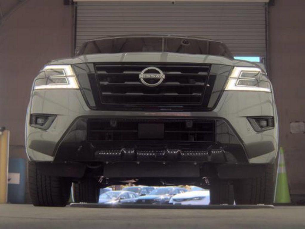 Used 2023 Nissan Armada SL w/ Midnight Edition Package AWD/4WD image 4