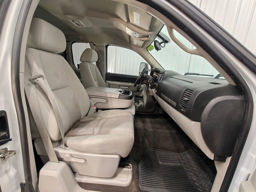 Used 2011 Chevrolet Silverado 1500 LT w/ All-Star Edition AWD/4WD image 26