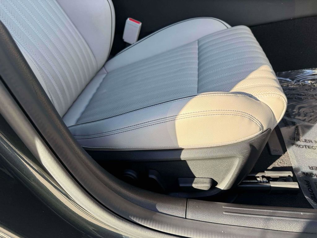 Used 2023 Genesis G70 2.0T w/ Sport Prestige Package image 16