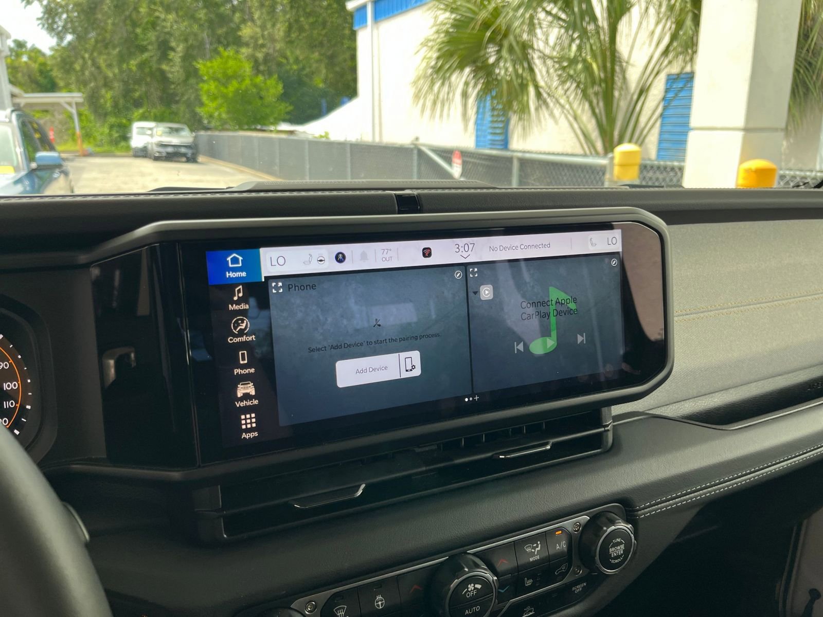 Used 2025 Jeep Wrangler Sahara image 21