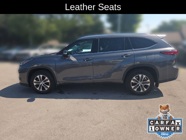Used 2021 Toyota Highlander XLE AWD/4WD image 2