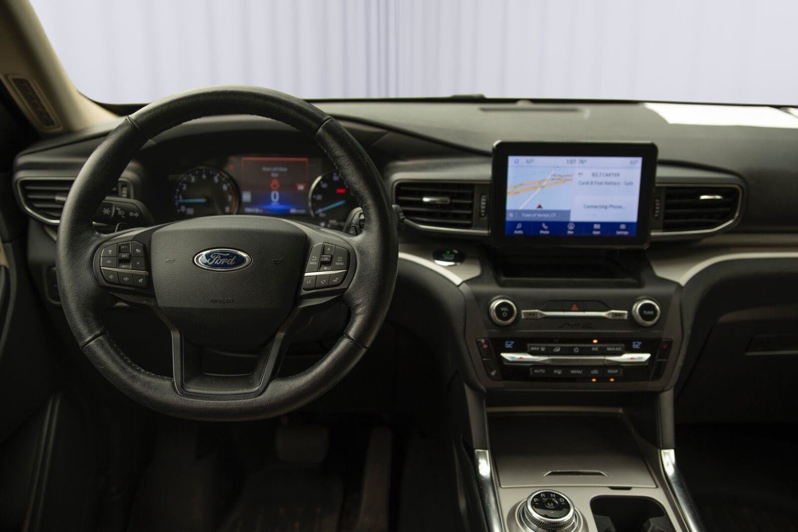 Used 2020 Ford Explorer XLT w/ Equipment Group 202A AWD/4WD image 3