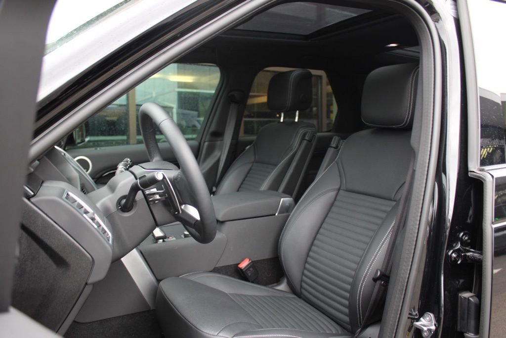 Certified 2025 Land Rover Discovery S AWD/4WD image 5