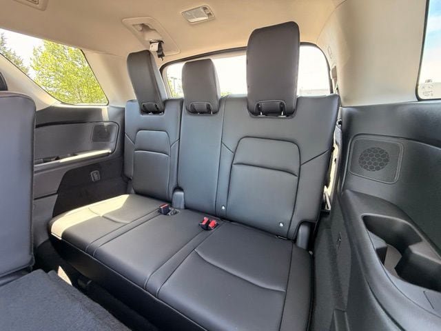 New 2026 Nissan Pathfinder Platinum w/ Cargo Package AWD/4WD image 16