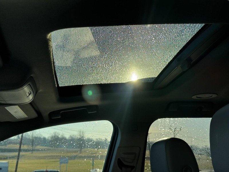 Used 2022 GMC Acadia SLT w/ Preferred Package image 26