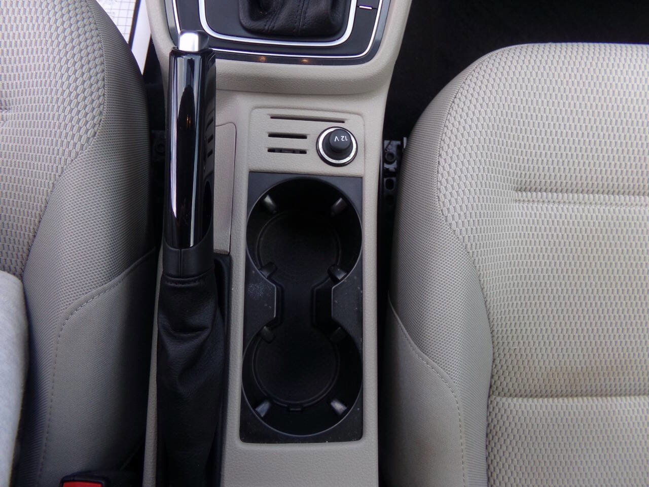 Used 2018 Volkswagen Golf S image 33