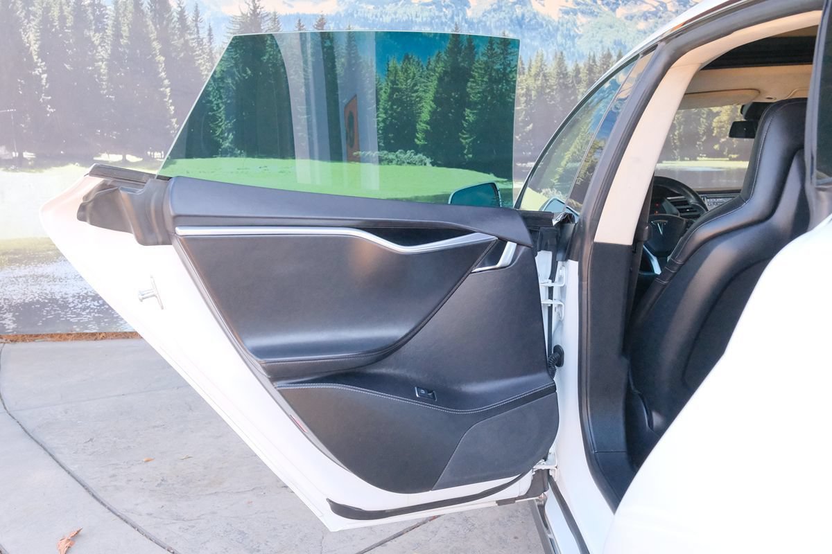 Used 2015 Tesla Model S 70 RWD image 32
