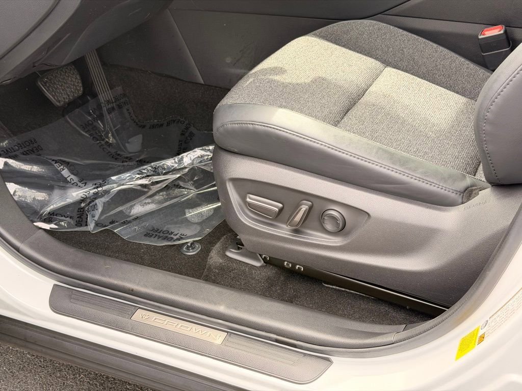 Certified 2023 Toyota Crown XLE image 22