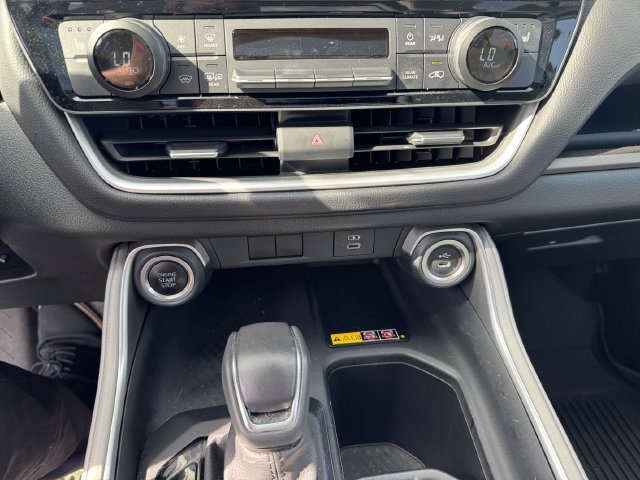 Used 2024 Toyota Grand Highlander AWD image 21