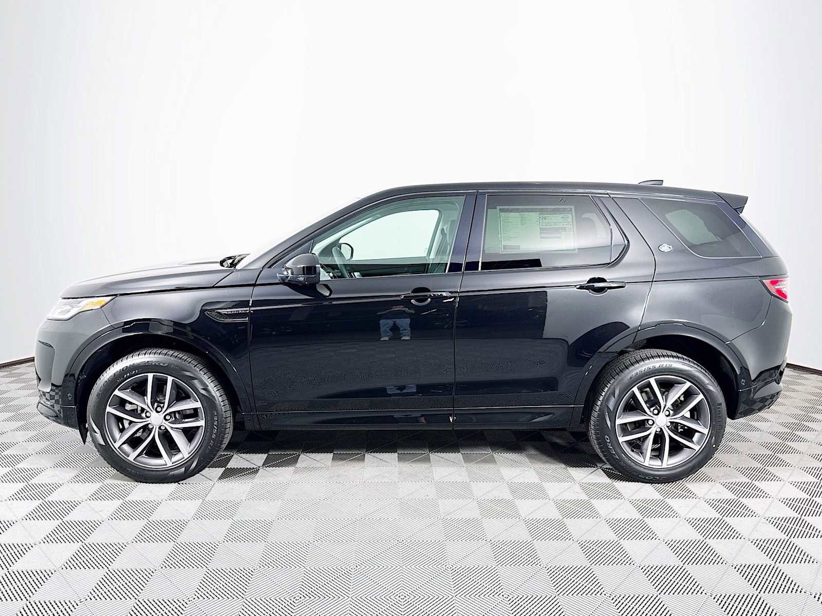 New 2025 Land Rover Discovery Sport S image 8