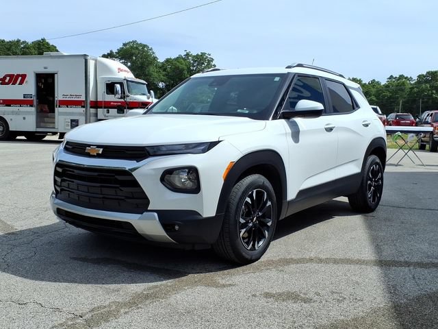Used 2023 Chevrolet TrailBlazer LT w/ Convenience Package FWD image 3