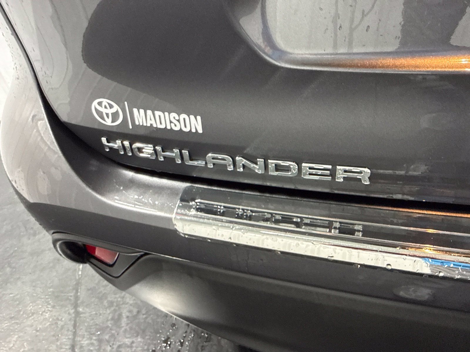 Used 2020 Toyota Highlander XLE AWD/4WD image 56