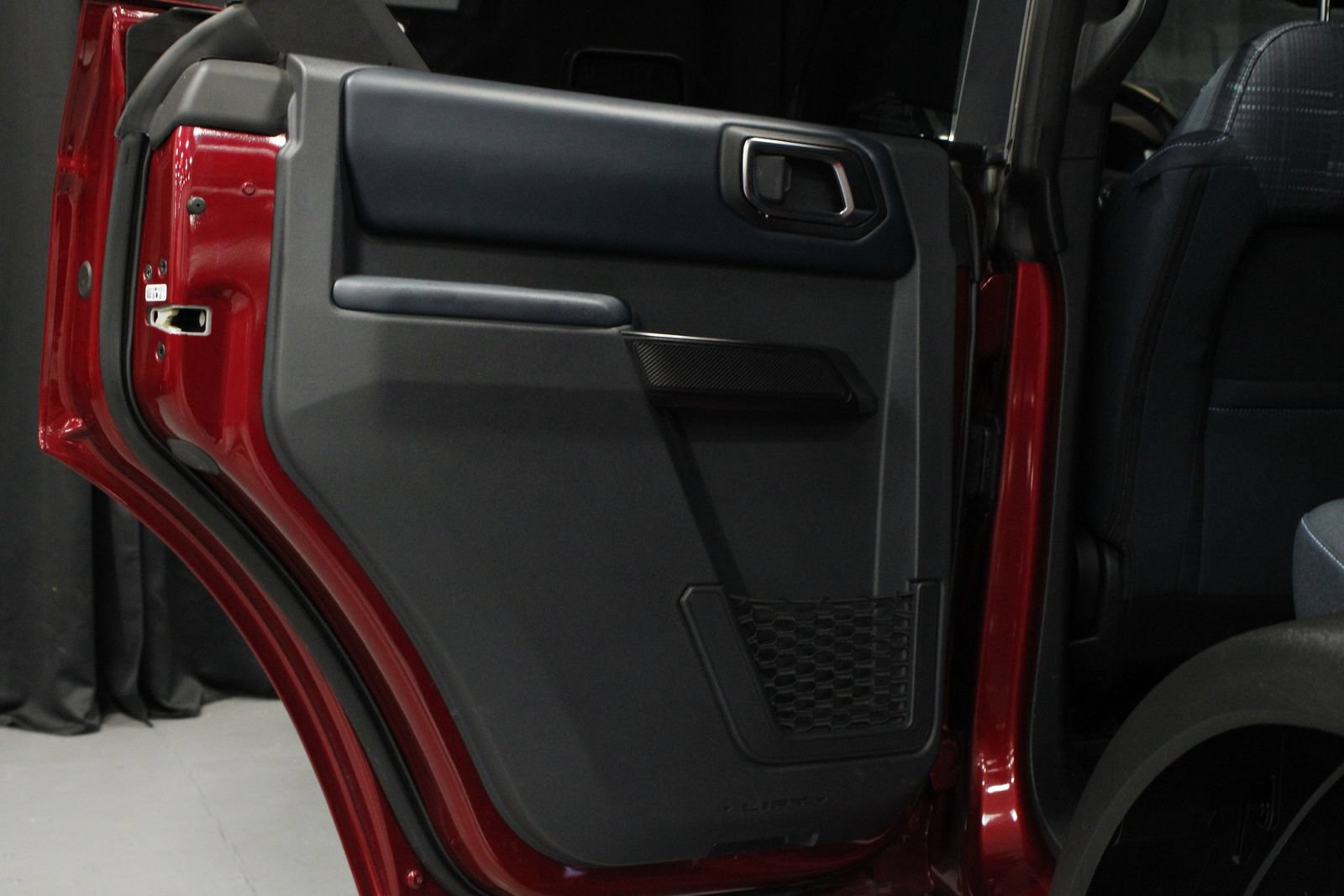 Used 2025 Ford Bronco Heritage Edition AWD/4WD image 13