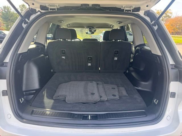 Certified 2023 Jeep Grand Cherokee Laredo image 8