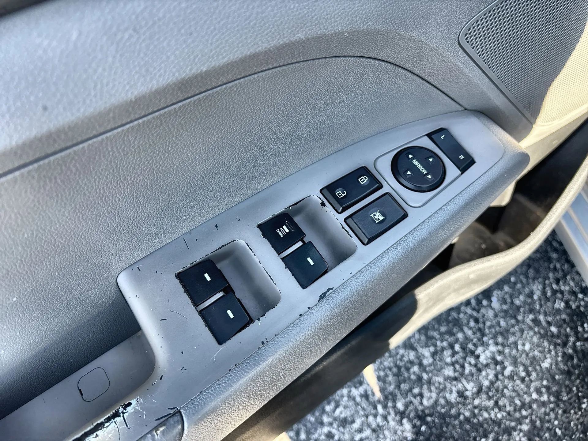 Used 2017 Hyundai Elantra SE image 14