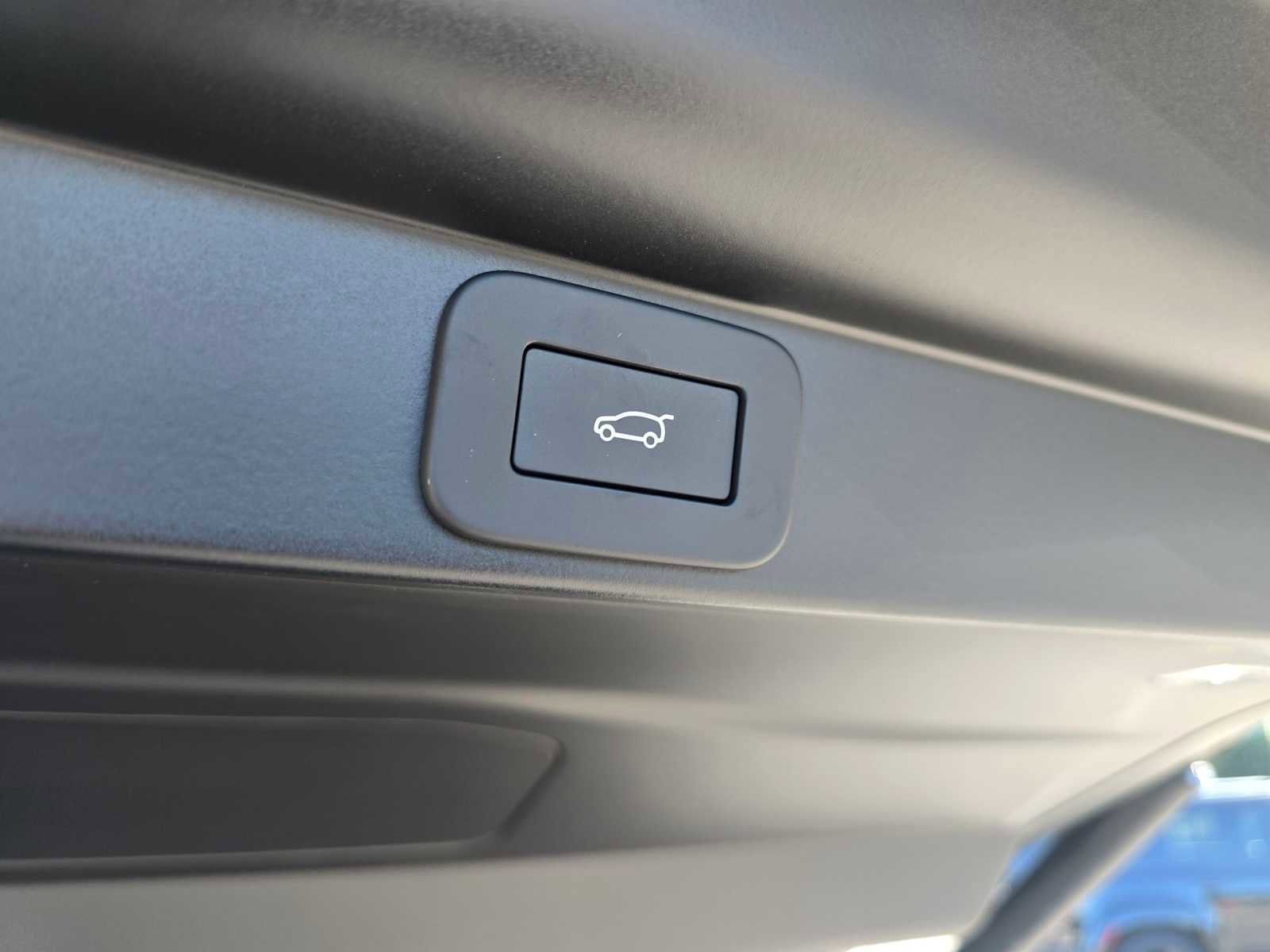 New 2025 Land Rover Range Rover SE image 18