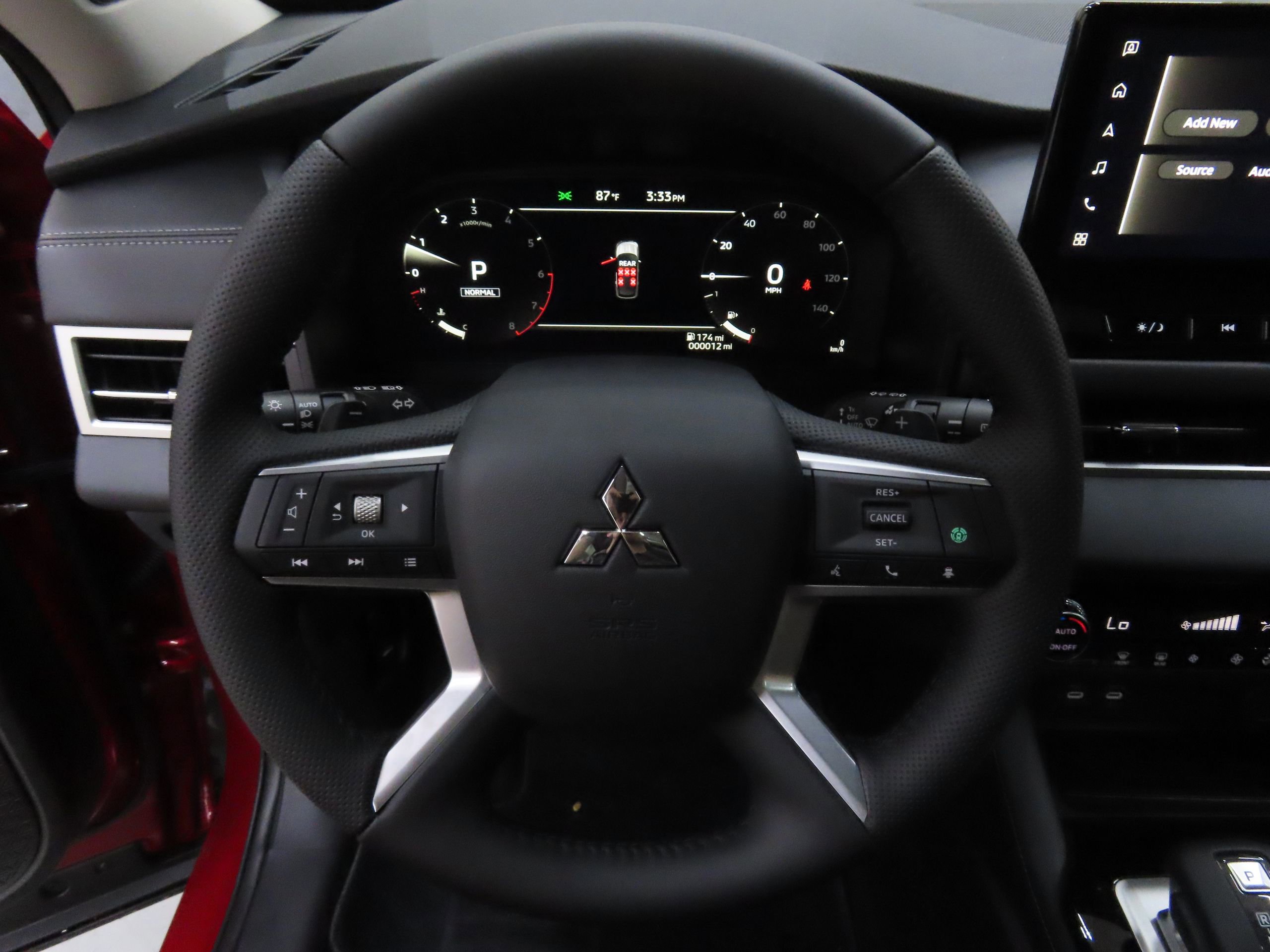New 2025 Mitsubishi Outlander SE image 14