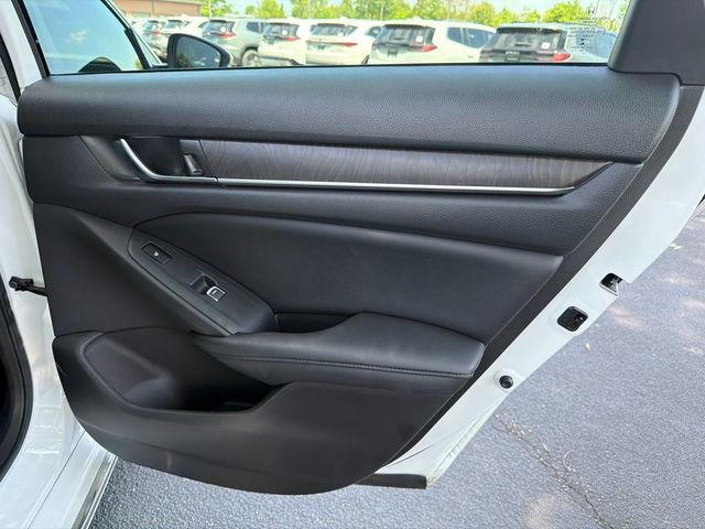 Used 2019 Honda Accord Touring image 16