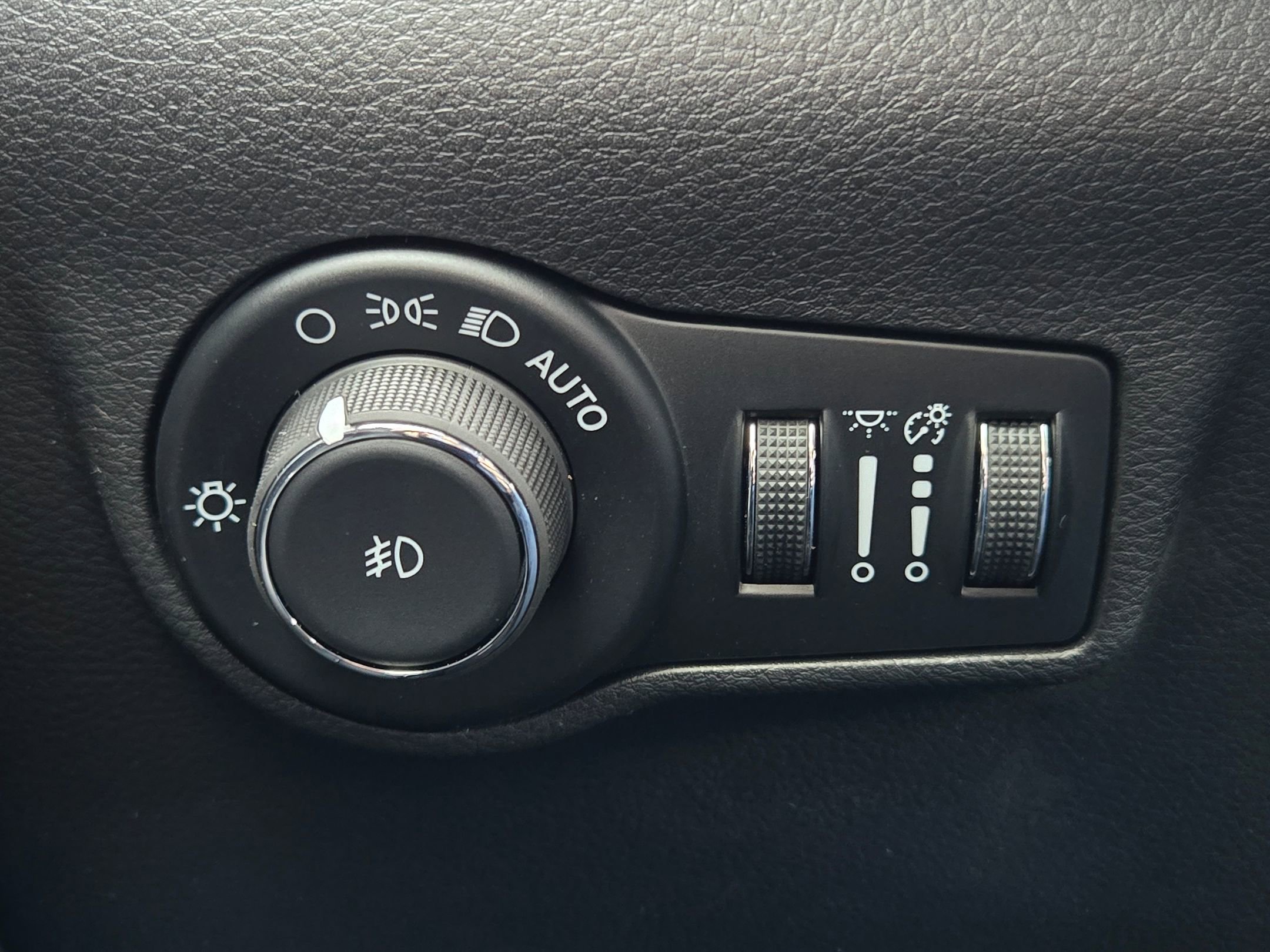 New 2026 Jeep Compass Latitude image 18