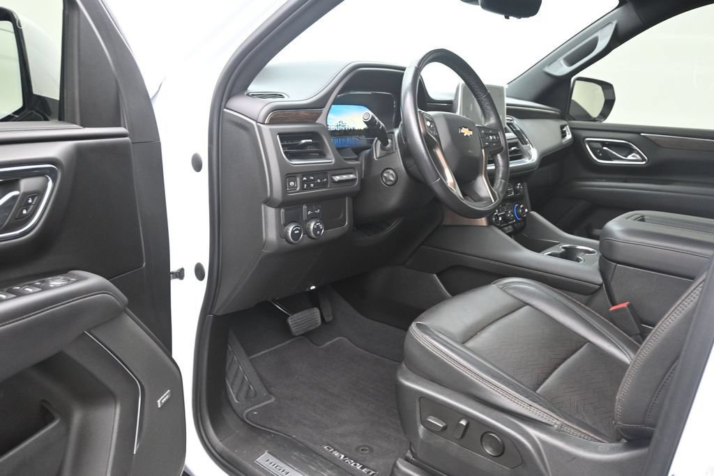 Used 2022 Chevrolet Suburban High Country RWD image 10