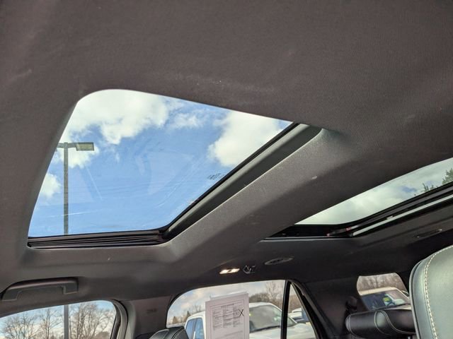 Used 2019 Ford Explorer Platinum image 3