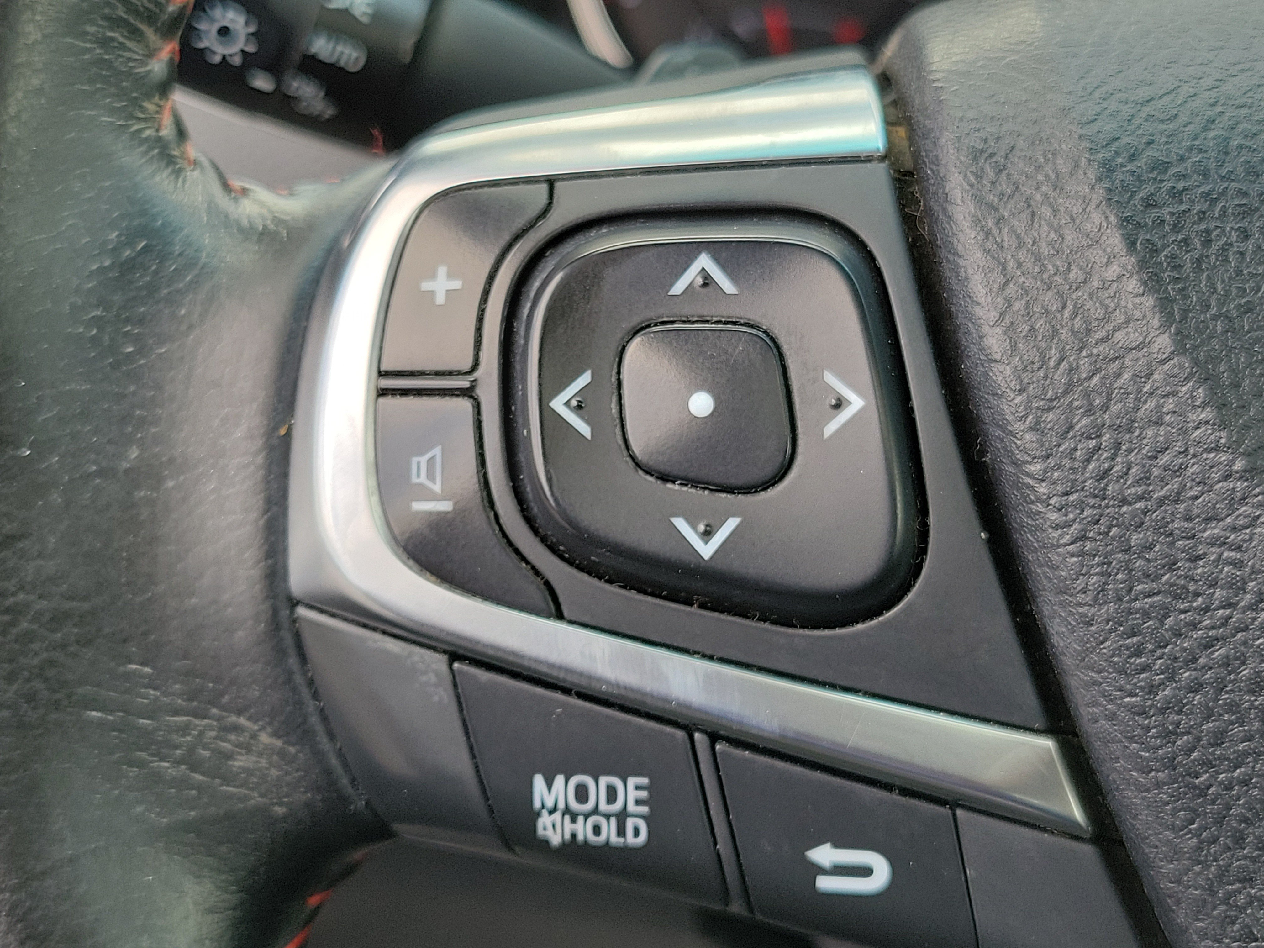 Used 2016 Toyota Camry SE FWD image 25