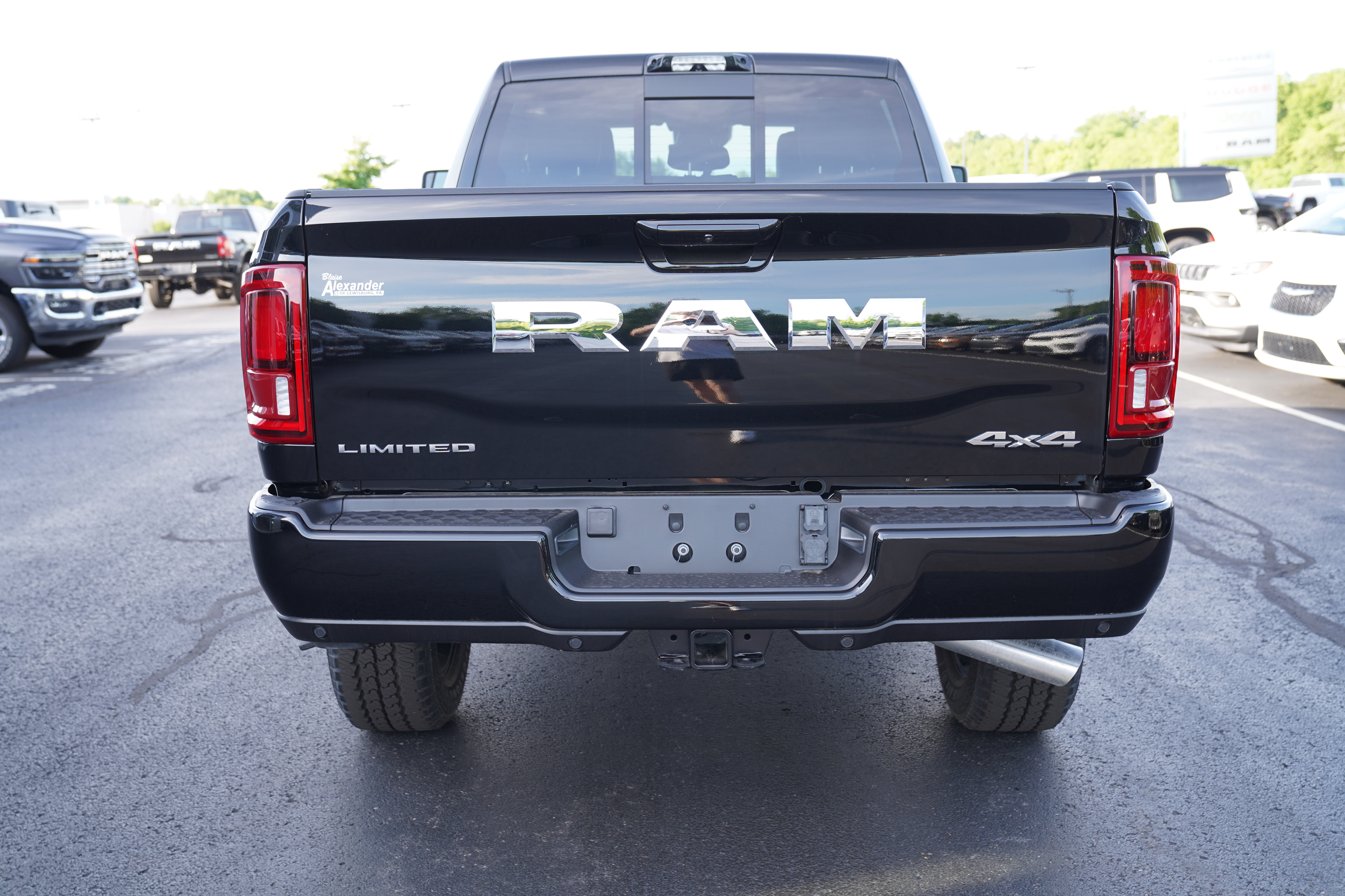 New 2026 RAM 2500 Limited AWD/4WD image 7